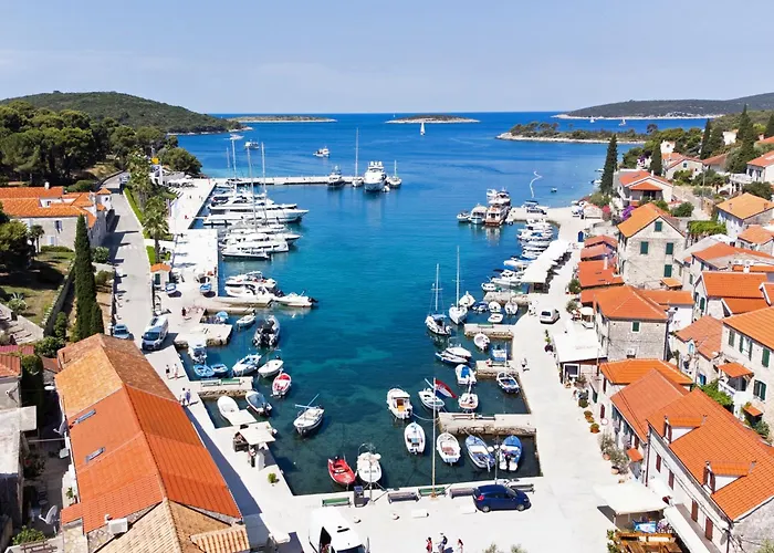 Apartman By The Sea Maslinica, Solta - 23173 *